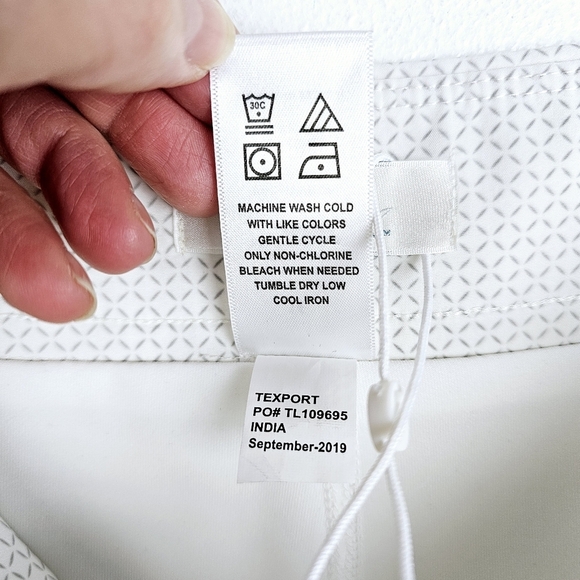 Greg Norman White & Gray Golf Skort NWT - Picture 10 of 10